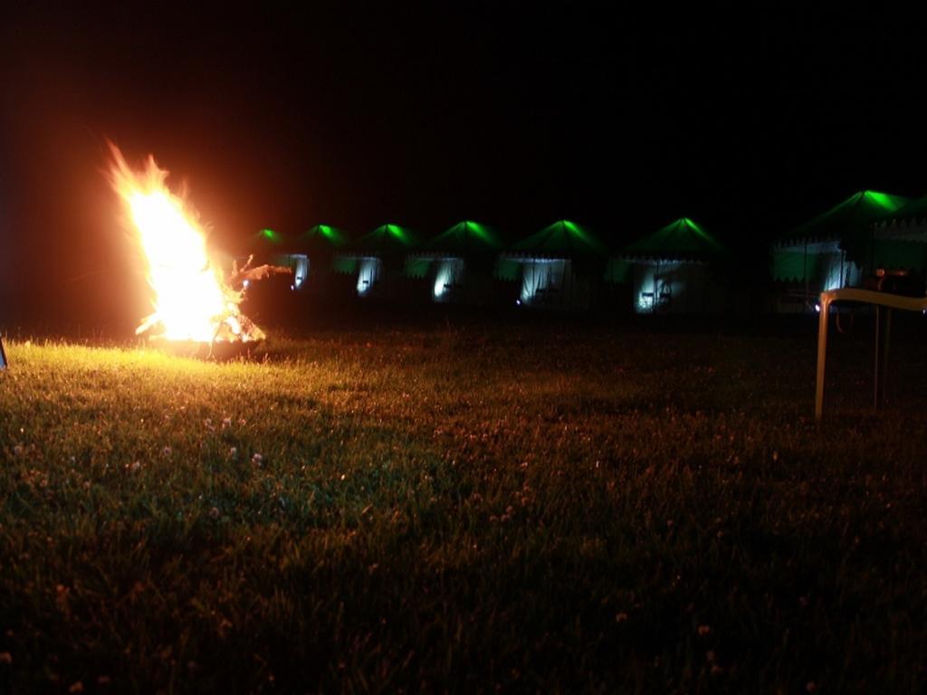 Derra Camp And Resort Jhajra ภายนอก รูปภาพ
